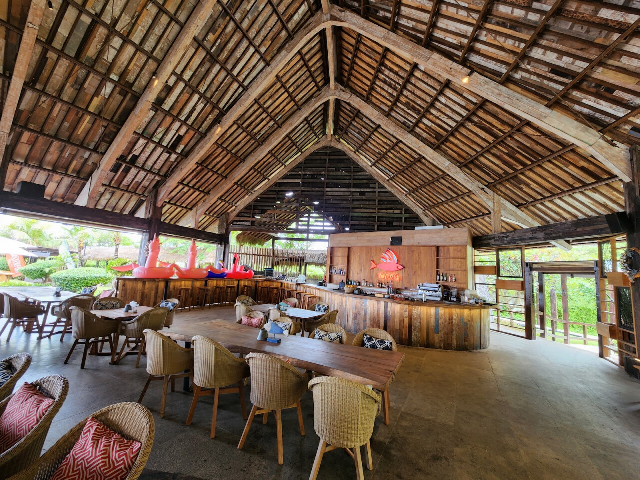 Roosterfish Beach Club