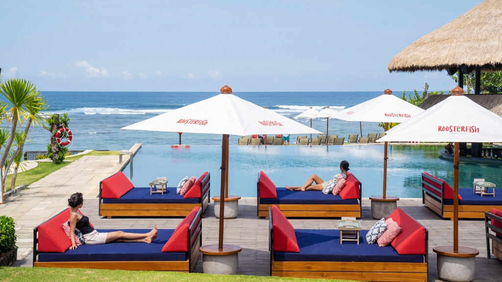Roosterfish Beach Club