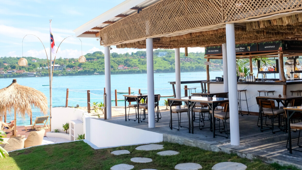 Le Pirate Restaurant Nusa Ceningan