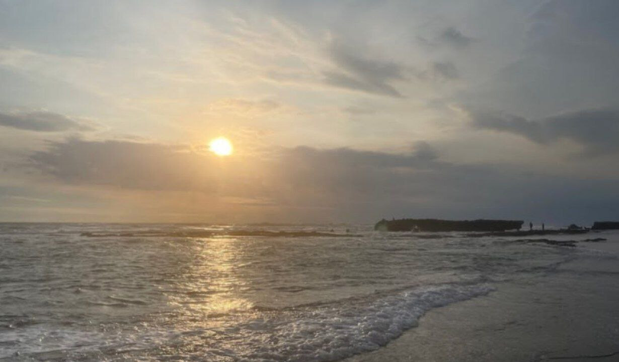 Batu Bolong Beach