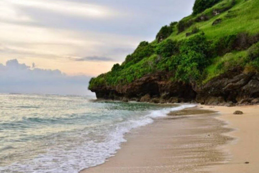 Pantai Gunung Payung