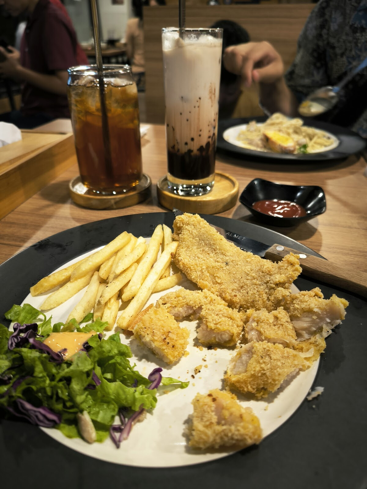Top Hat Cafe & Resto