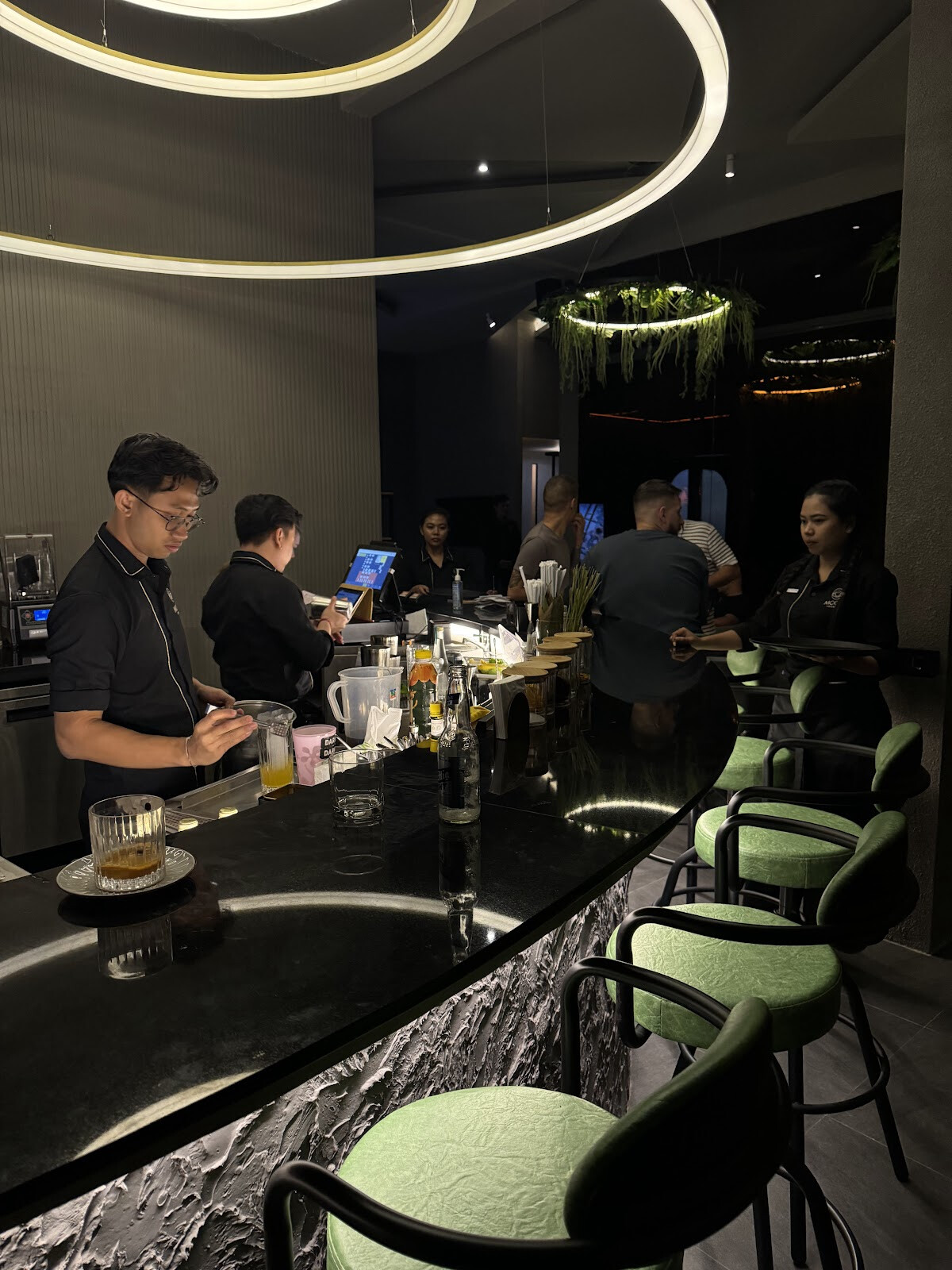 MOON LOUNGE
