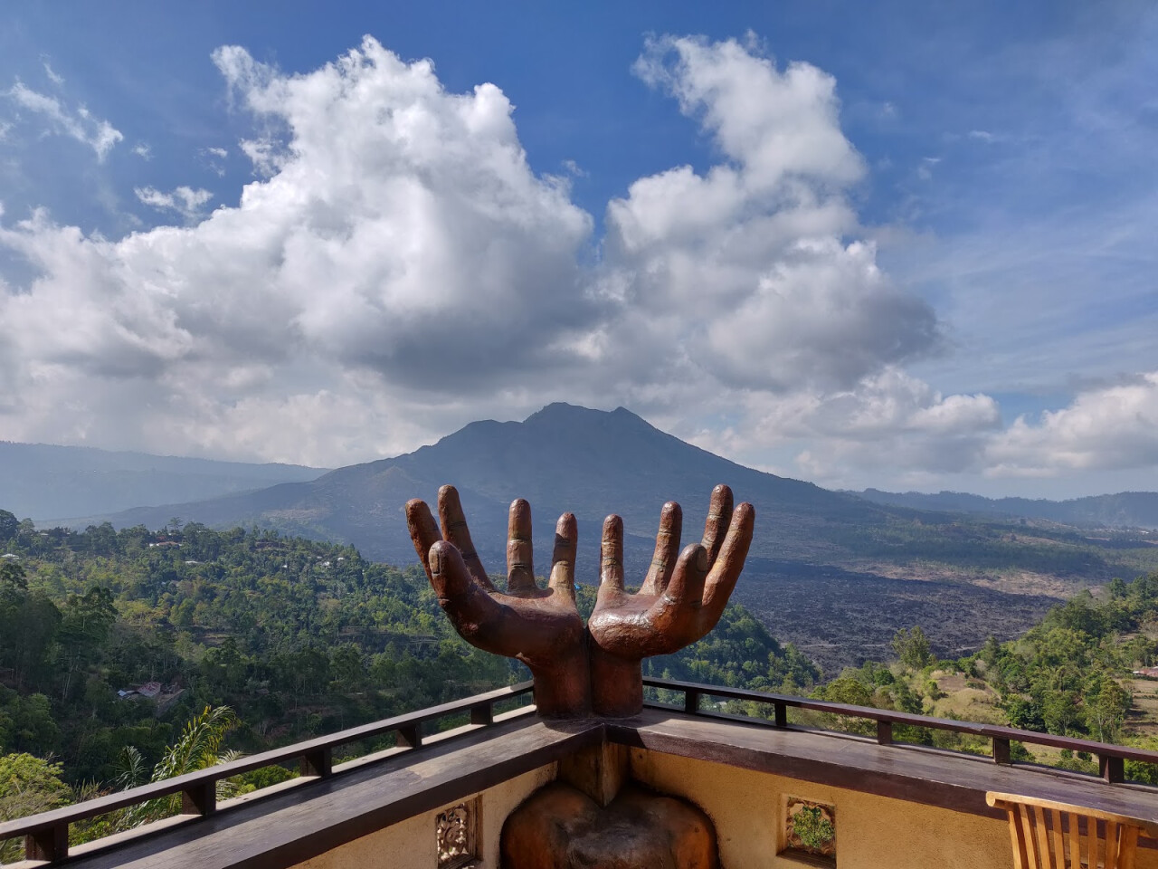 Caldera Hotel & Restaurant