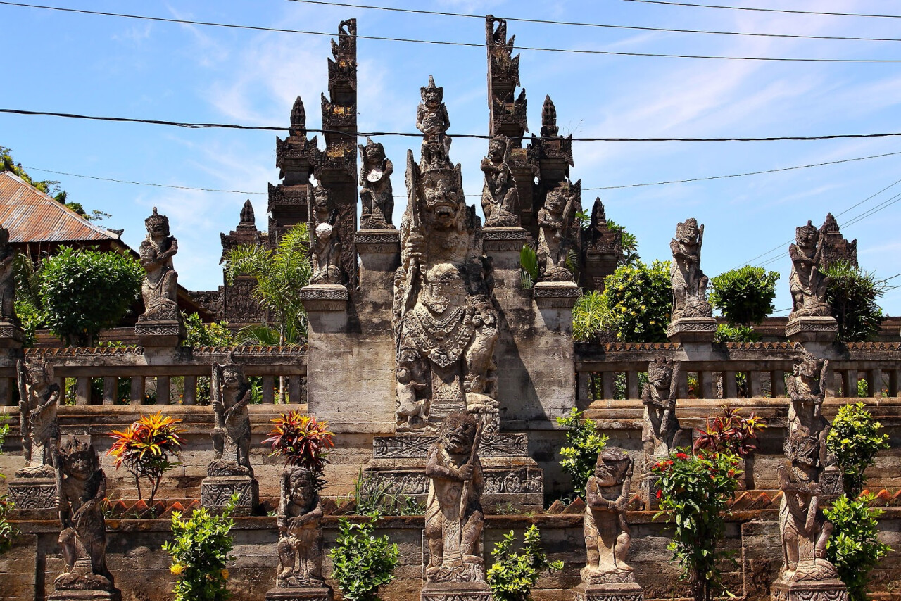 Храм Pura Maduwe Karang