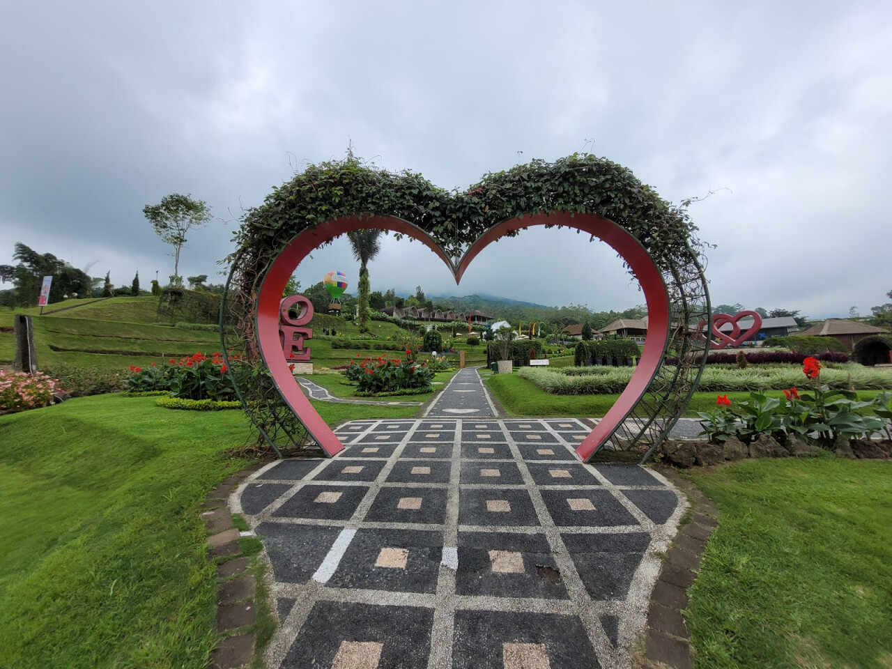 Blooms Garden