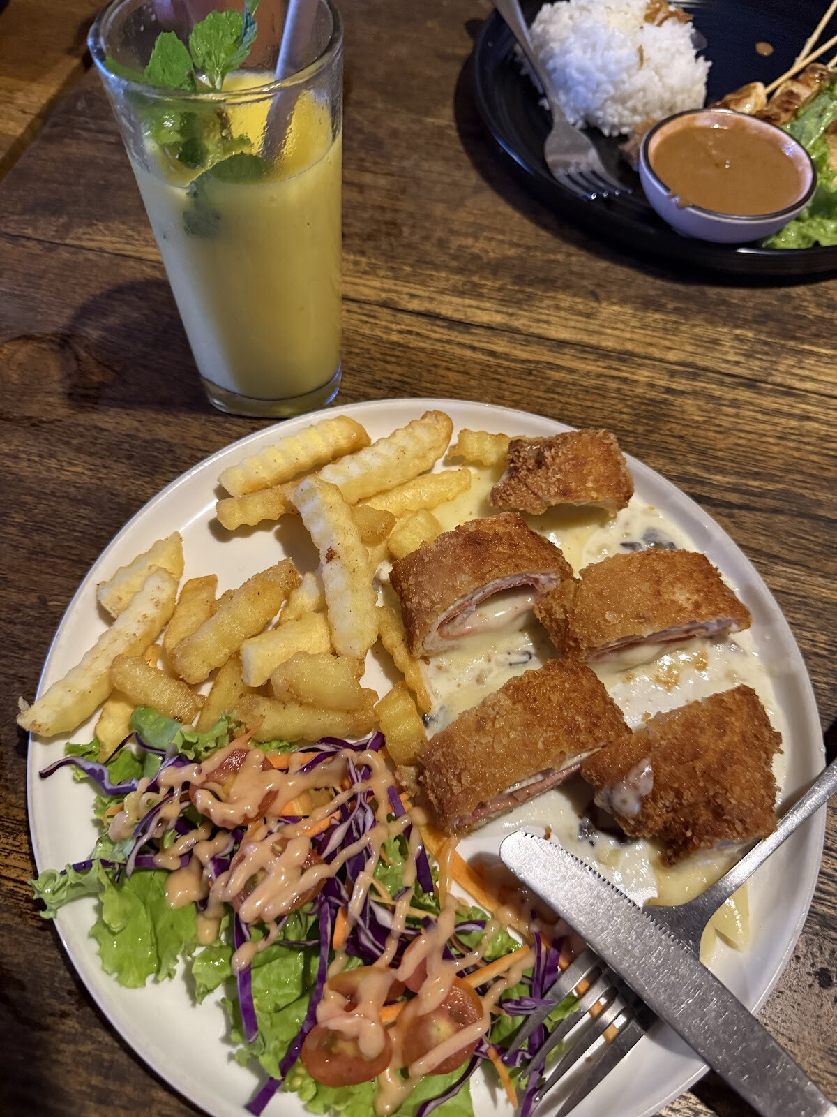 The Holy Tree Kitchen, Coffee & Surfshop