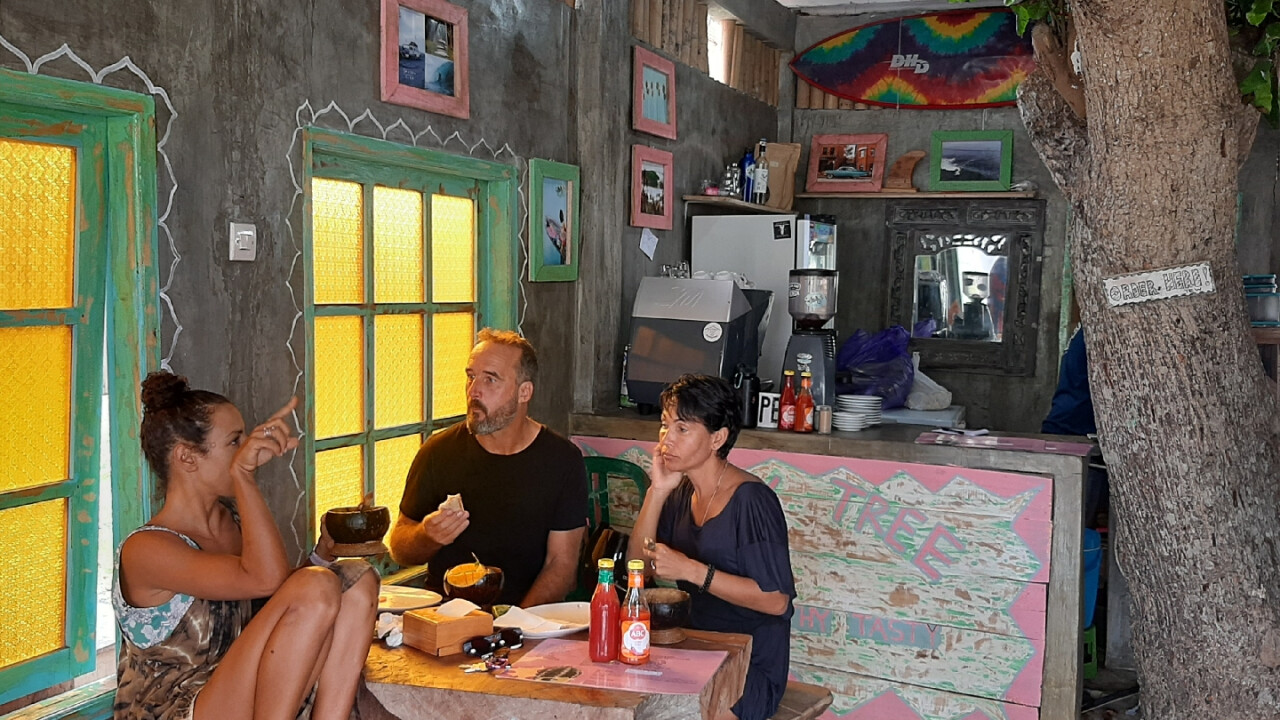 The Holy Tree Kitchen, Coffee & Surfshop