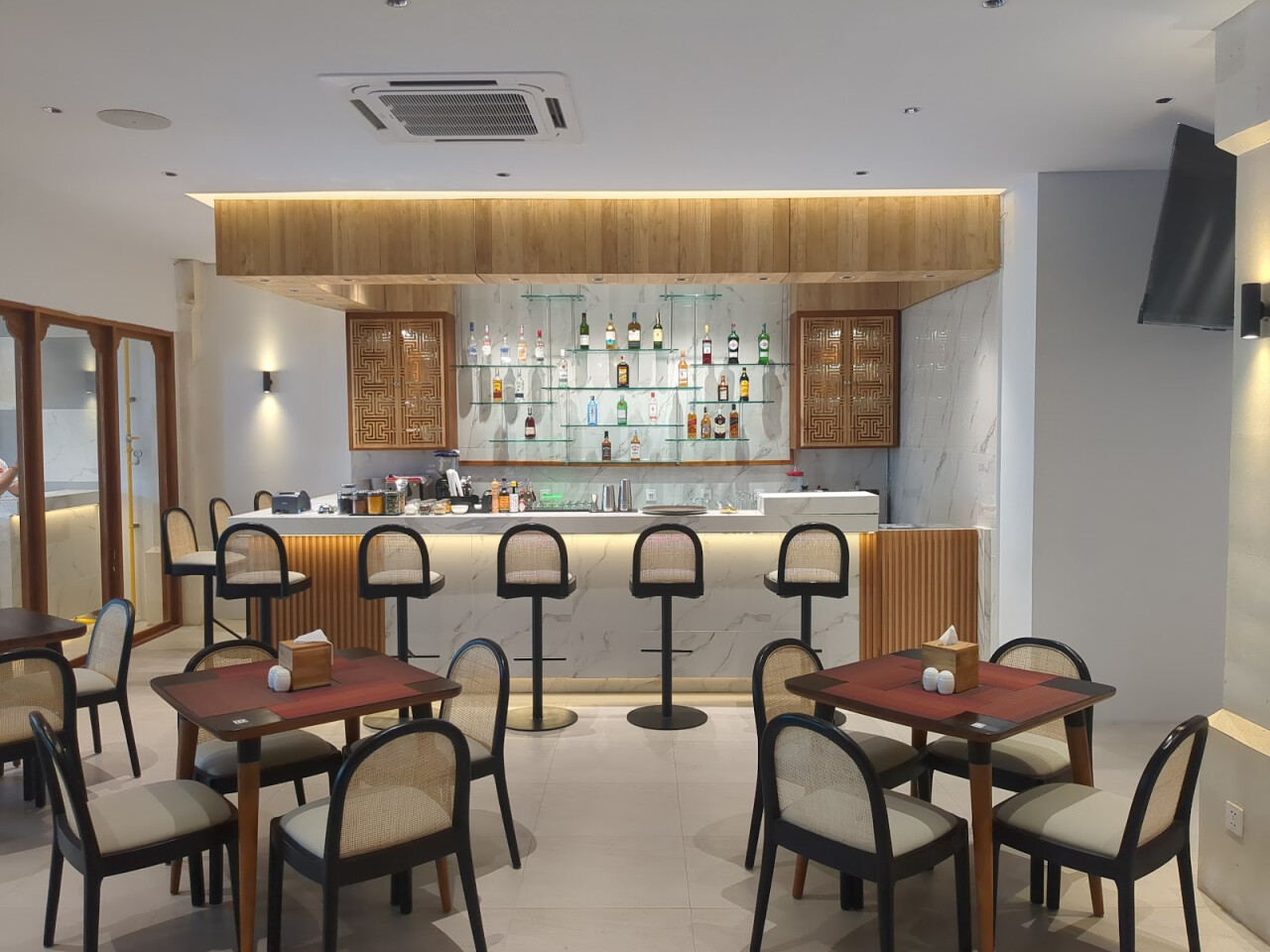 Supreme Indian Western resto bar