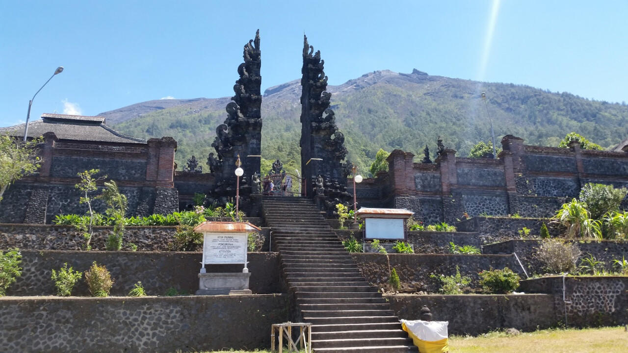 Храм Pura Pasar Agung Sebudi