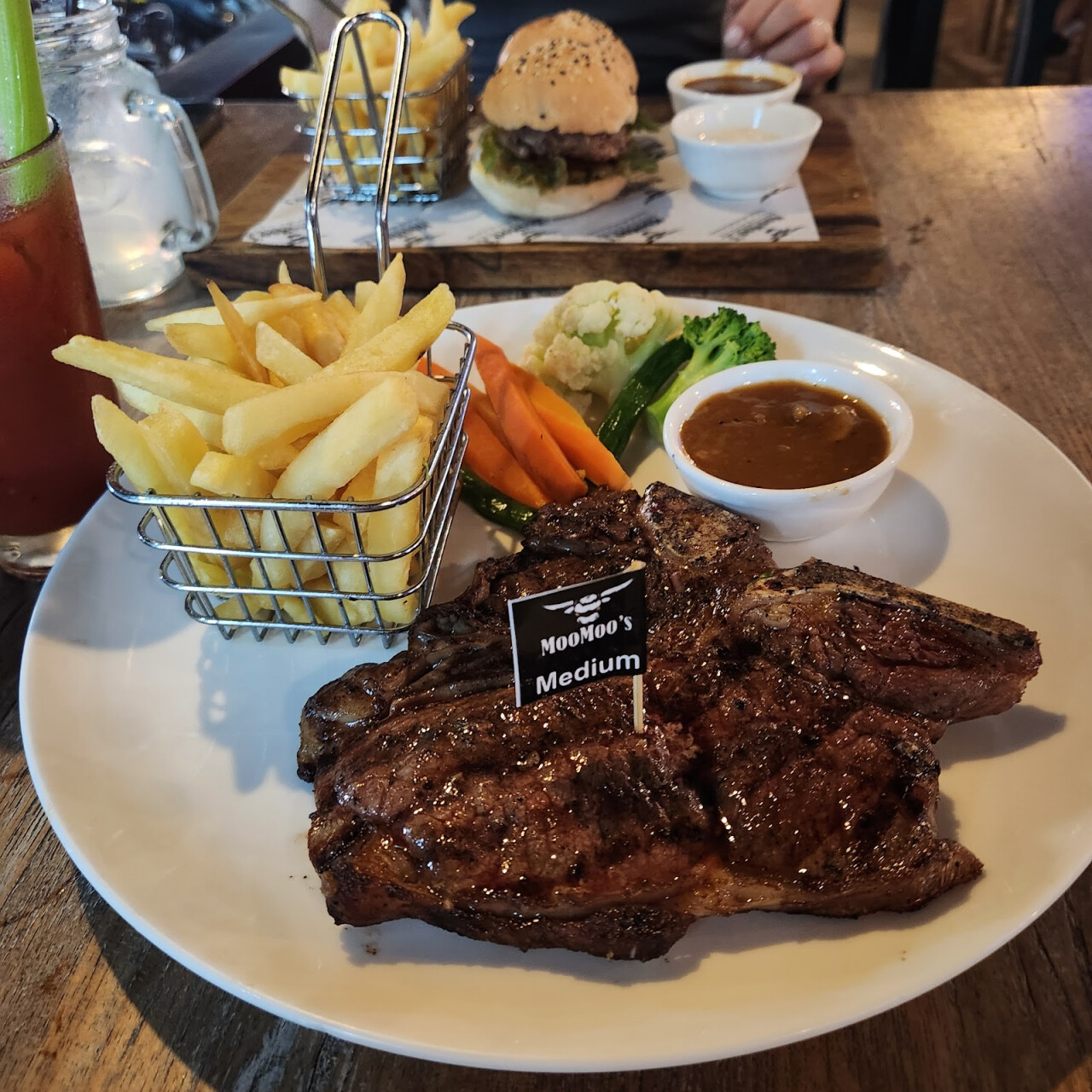 Moo Moo's Steakhouse Bar & Grill