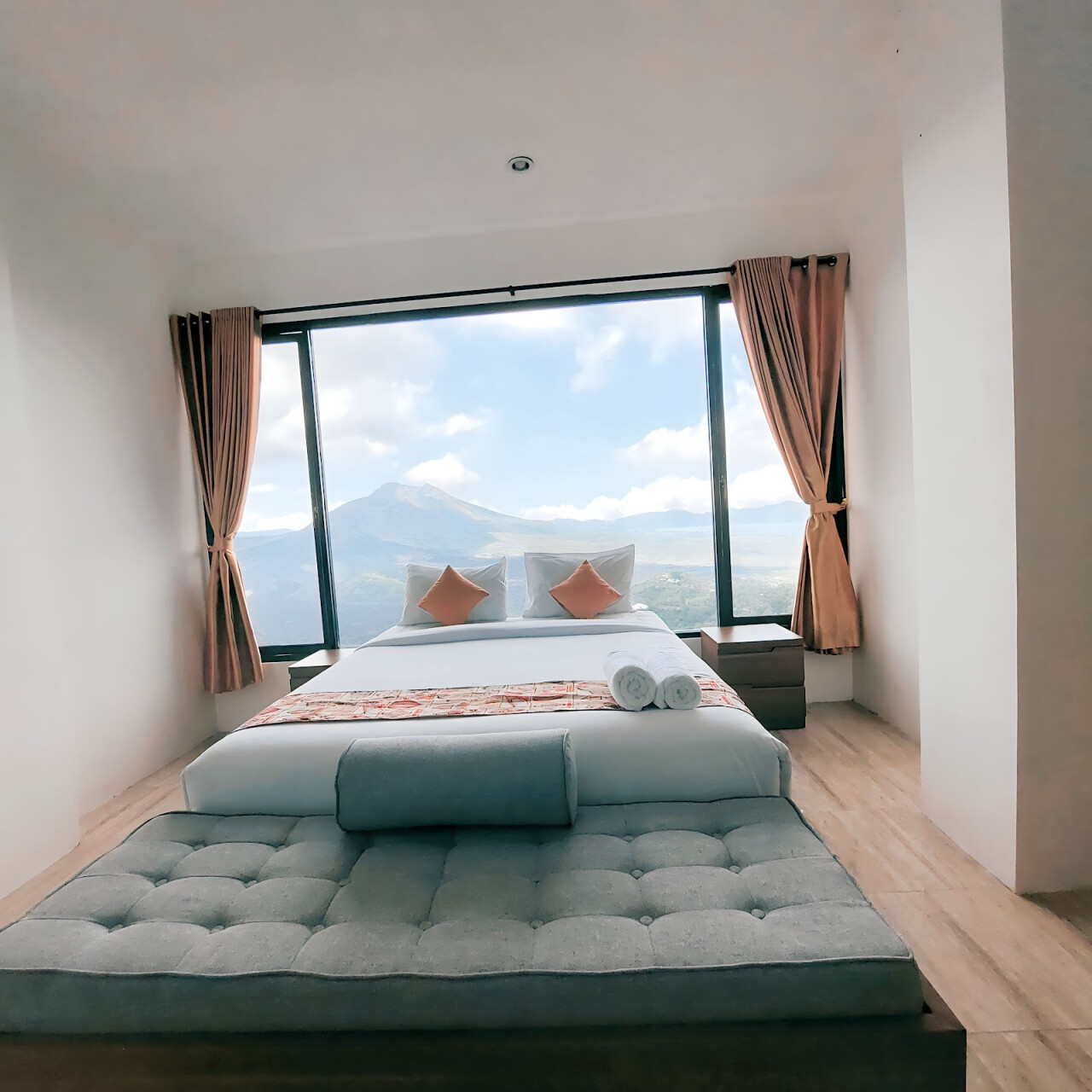 Devanora Hotel & Resto