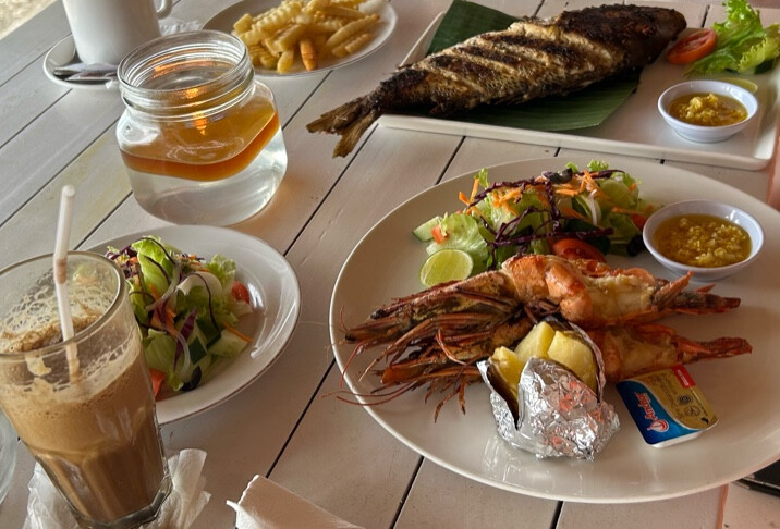 Zipp Bar Restaurant & Bungalows