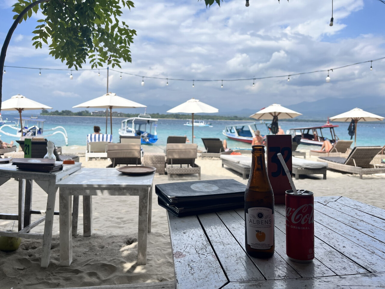 Zipp Bar Restaurant & Bungalows