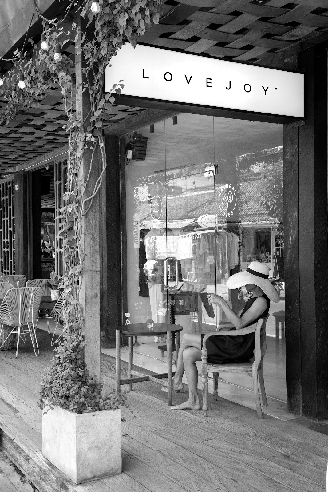 L O V E J O Y Men's and Women's luxury clothing store