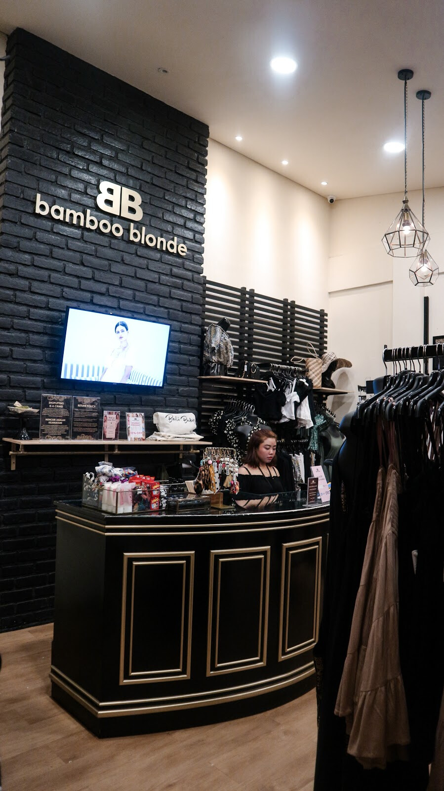 Bamboo Blonde Batu Bolong