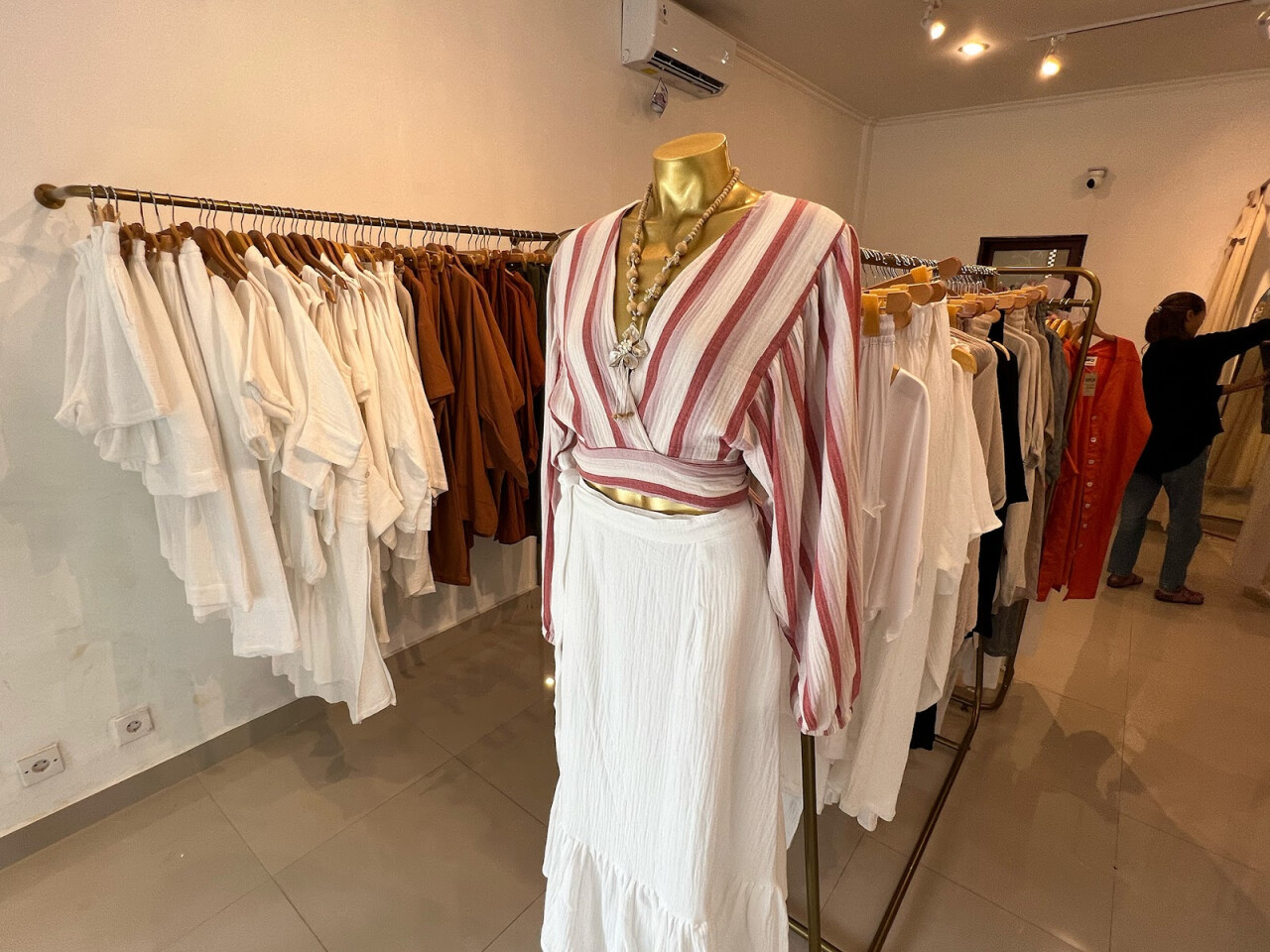 WiQi Shop Hanoman