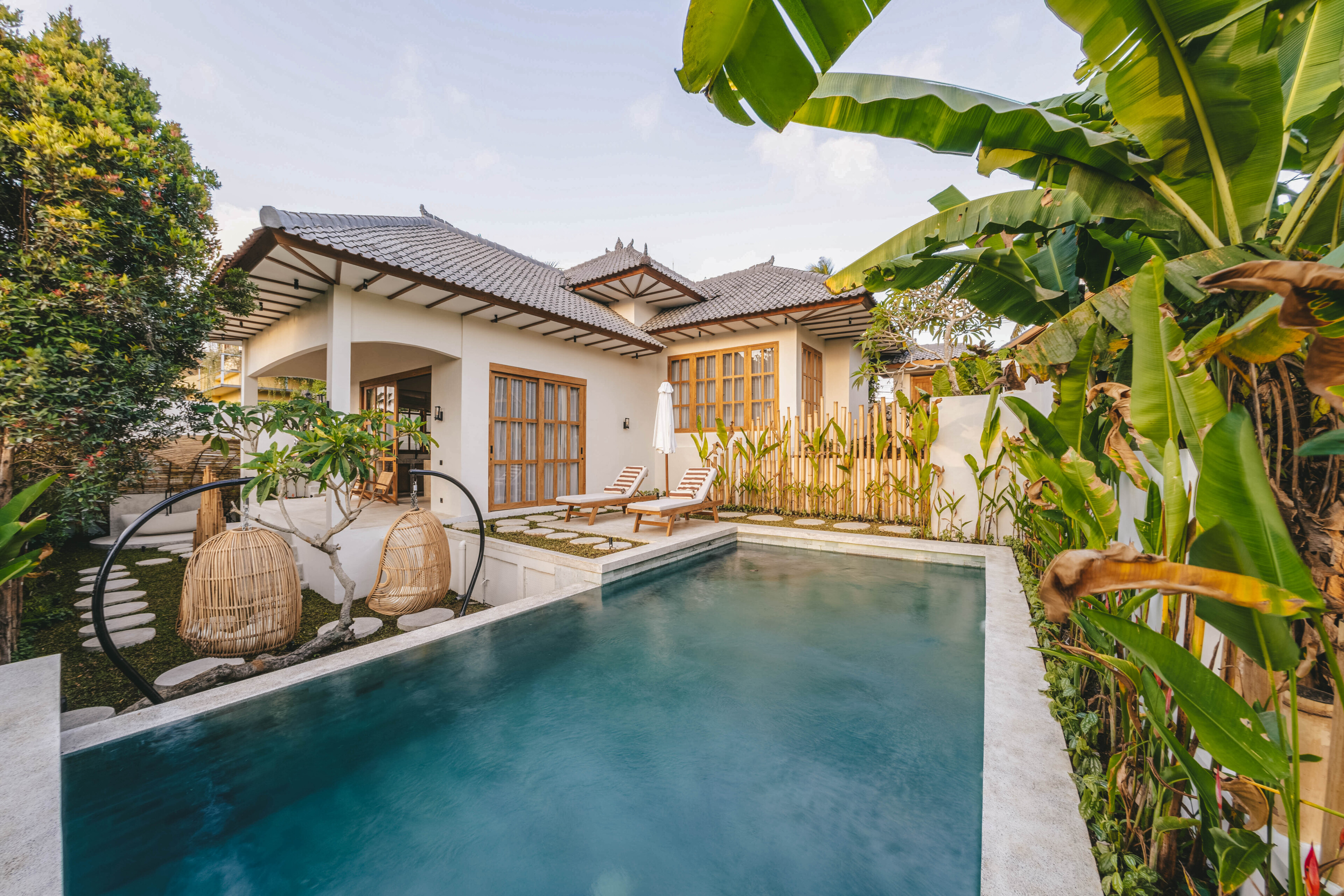 Вилла ,расположенная в уединенном и тихом месте. Убуд 2 спальни