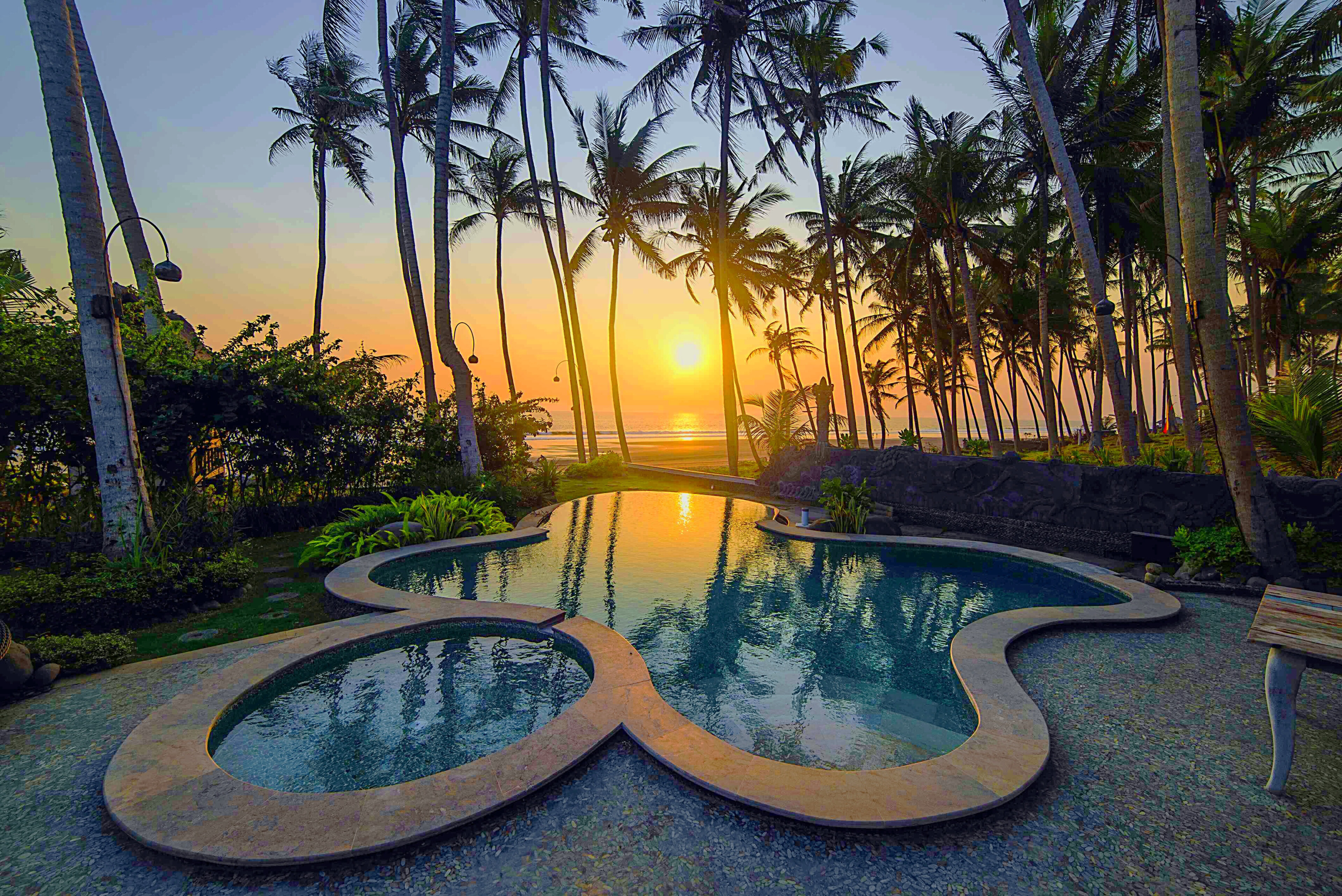 Вилла с собственной террасой на берегу океана. Пасут 120м² 2 спальни