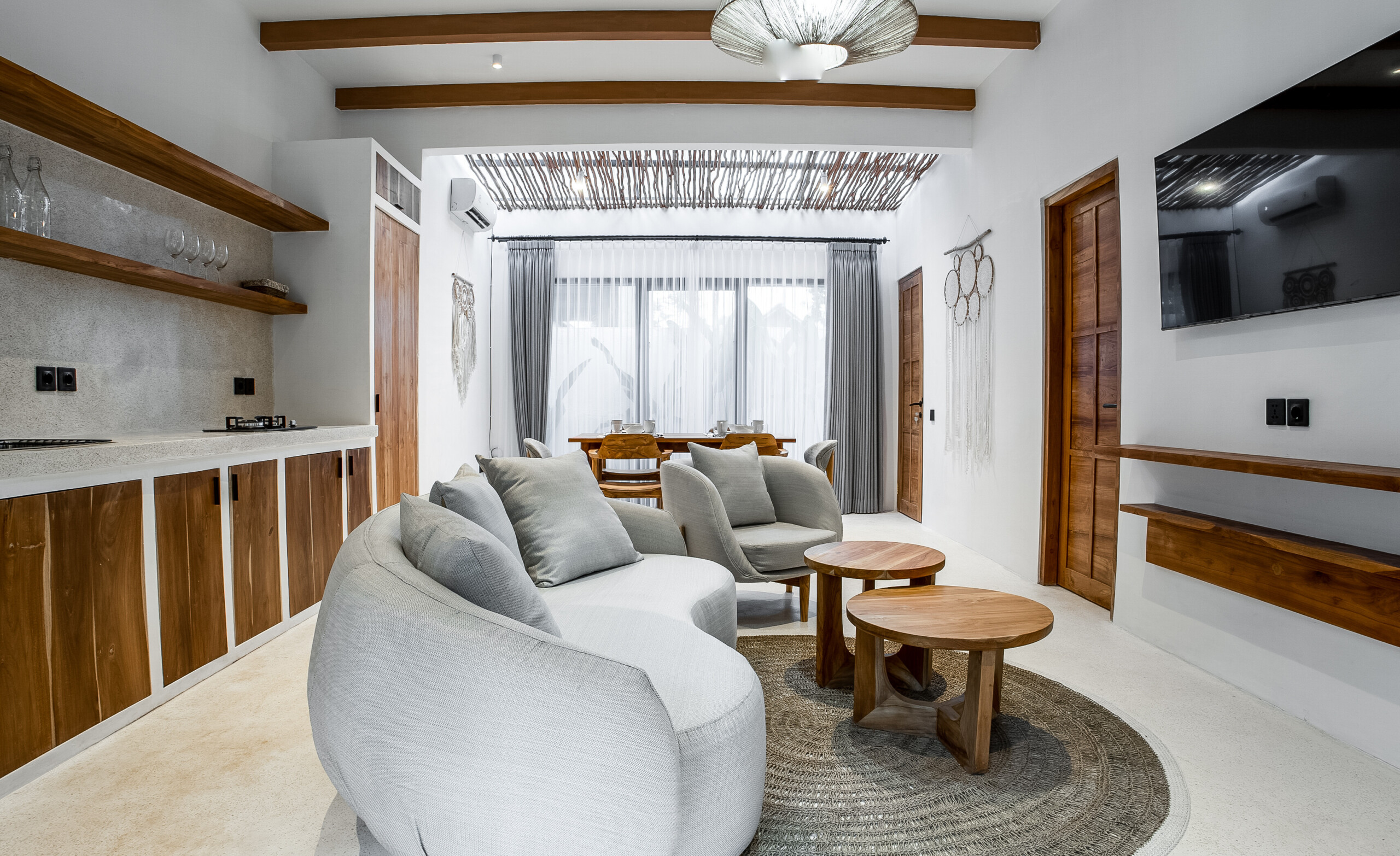 Вилла в десяти минутах от центра, с видом на джунгли. Убуд 2 спальни