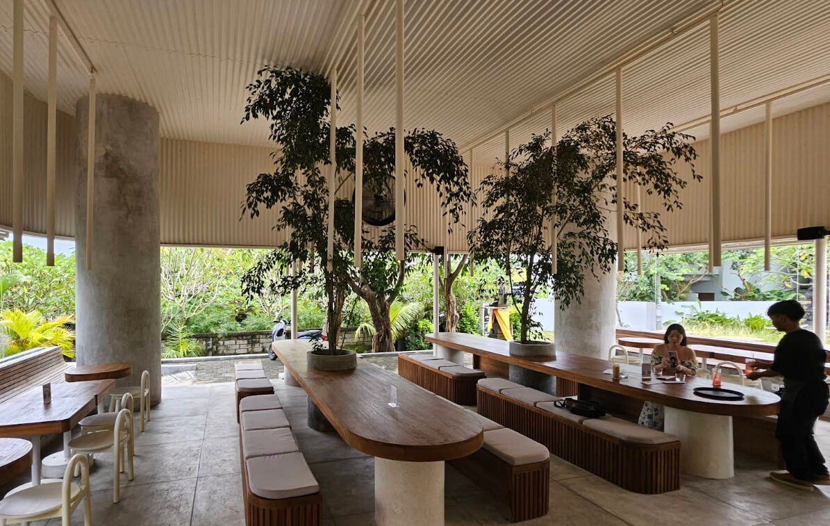 Overhead Bar, Coffee & Restaurant