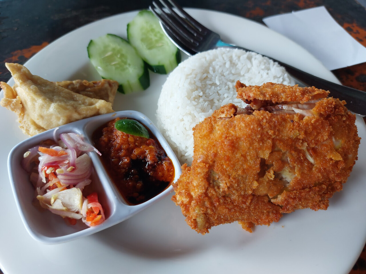 Sebuluh Resto&Bar