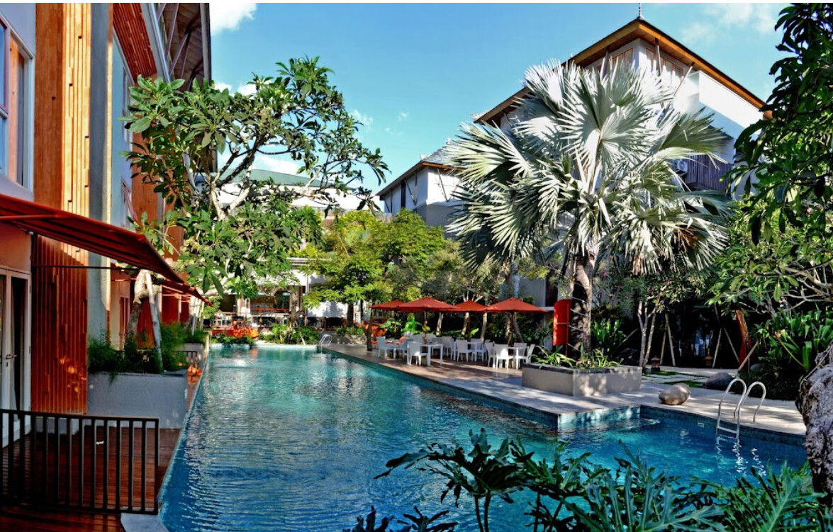 Бассейн в “HARRIS Hotel & Residences Sunset Road”