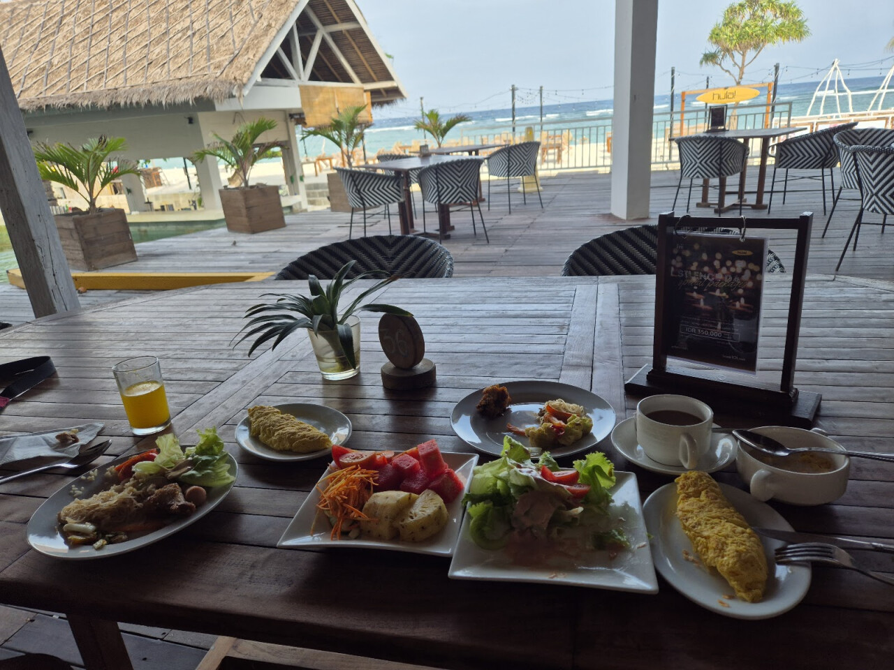 Hula! Sunset Beach Club & Restaurant
