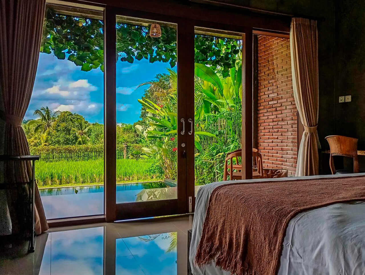 Вилла в 10 минутах от центра Тегалаланг 72м² 2 спальни