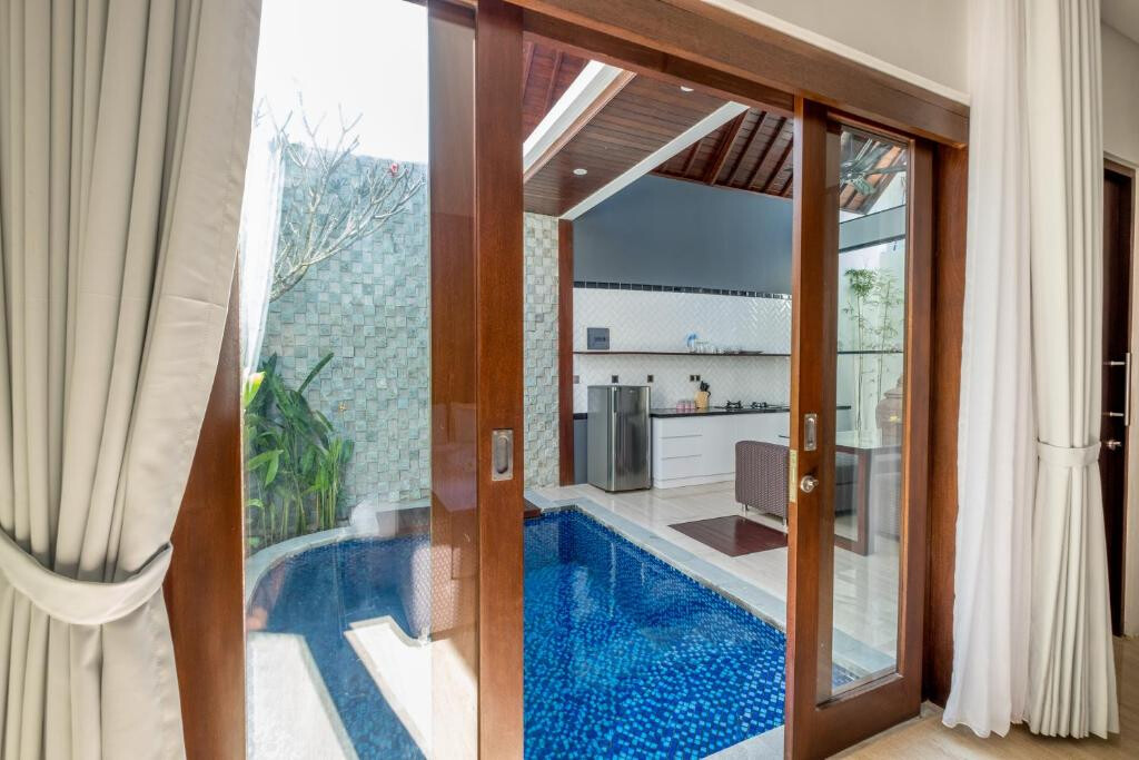 Отель вилла-отель, 5 юнитов, инвестиция Семиньяк 500м² 4 и более спален