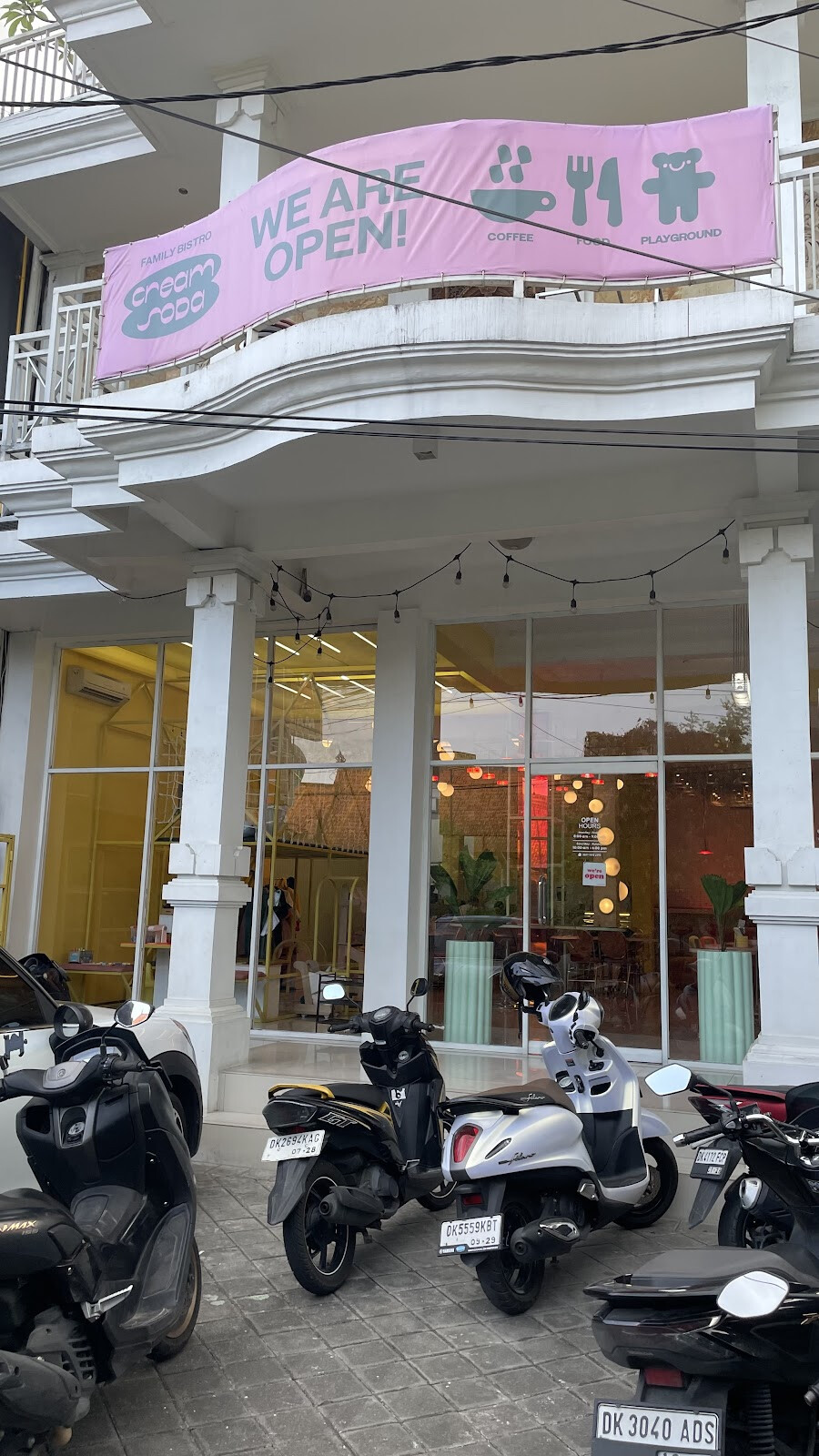 Cream soda family bistro
