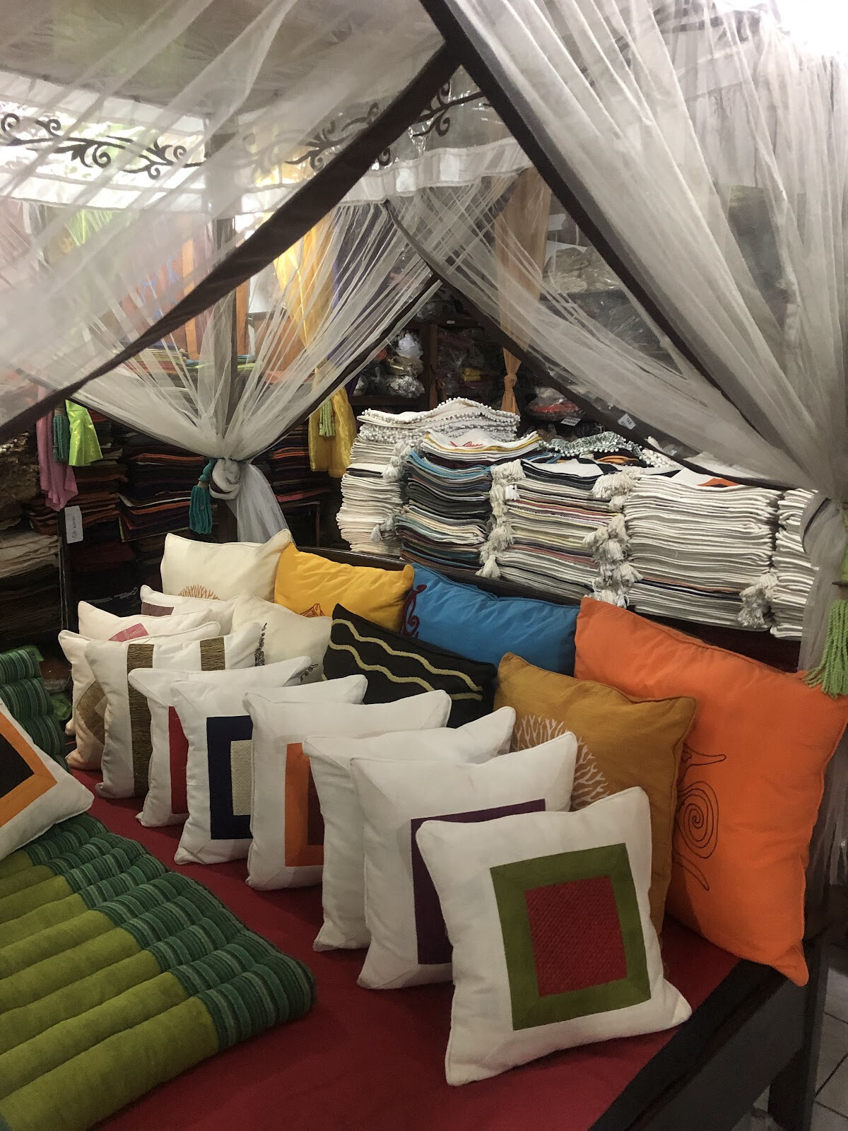 Kaya Natural home decoration shop