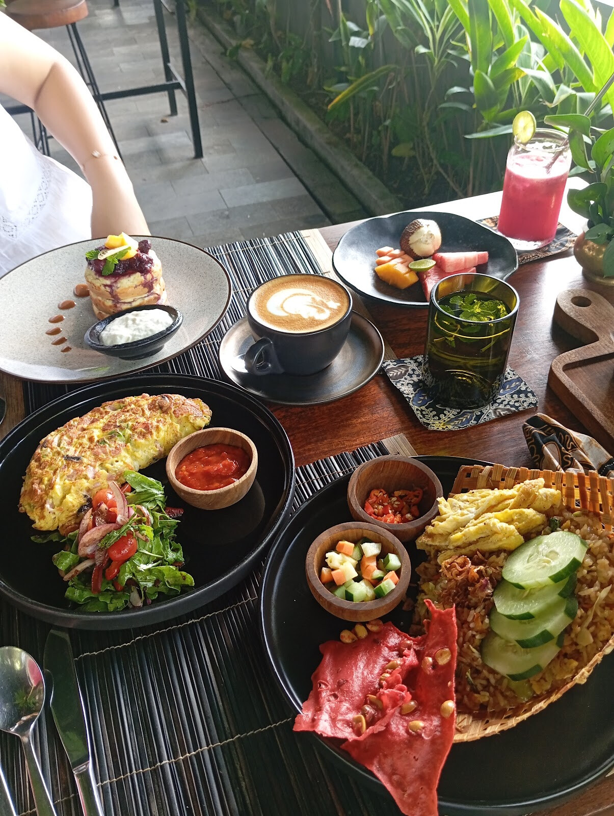 Asri Dining by Samanvaya