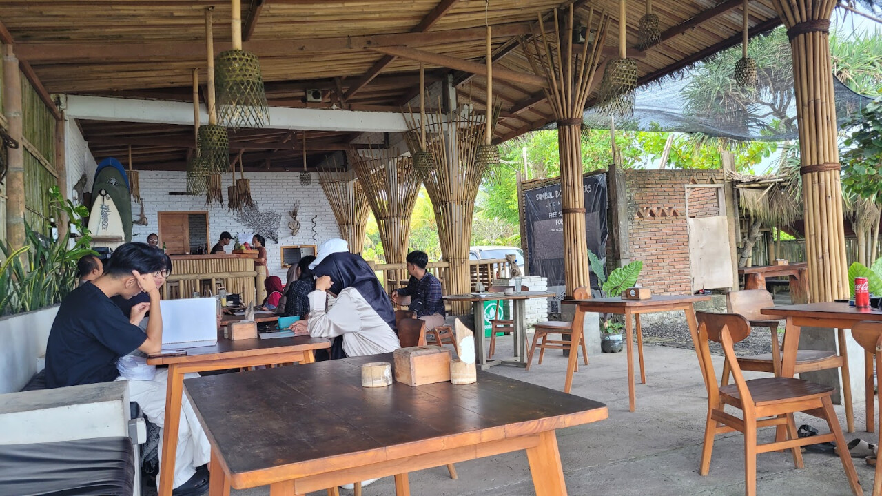 Bamboo Beach Bar & Restaurant