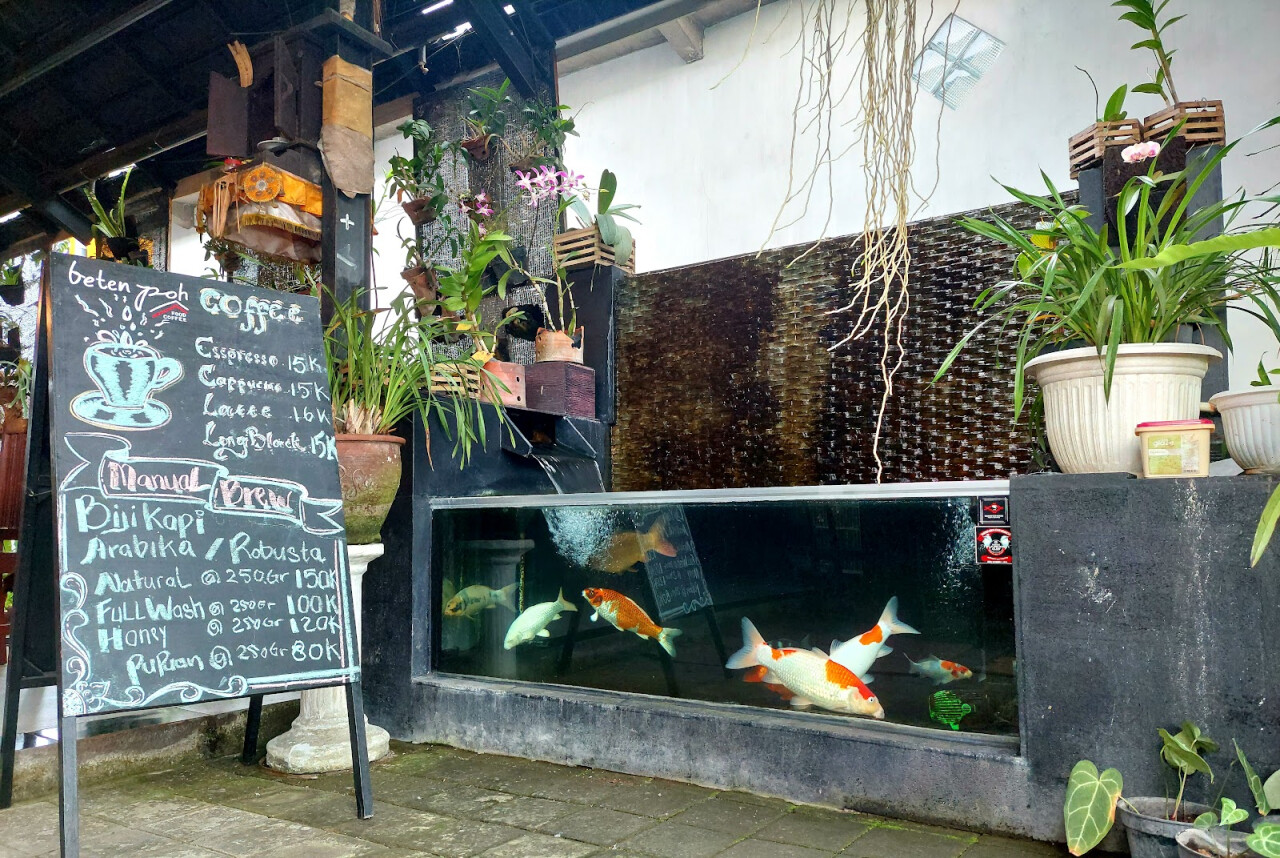 Warung Nasi Ayam Beten Poh - Banjar Satria