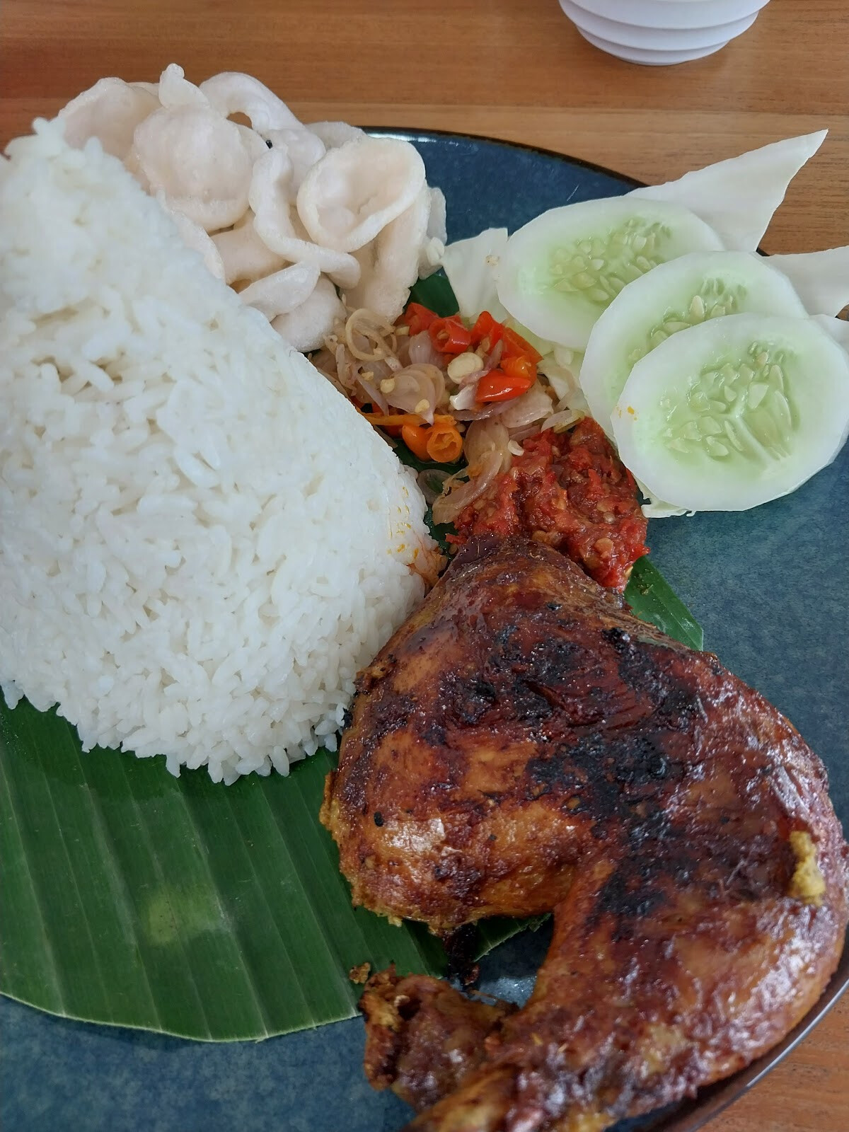 Luvi Cafe & Restaurant.