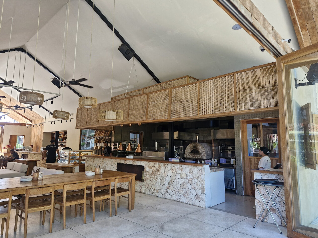 Tanah Uluwatu | Bakery & Grill