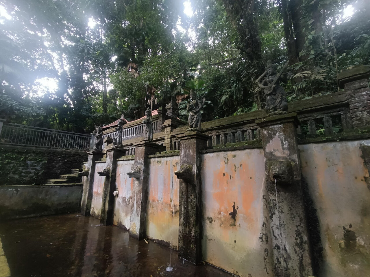 Kemenuh Monkey River