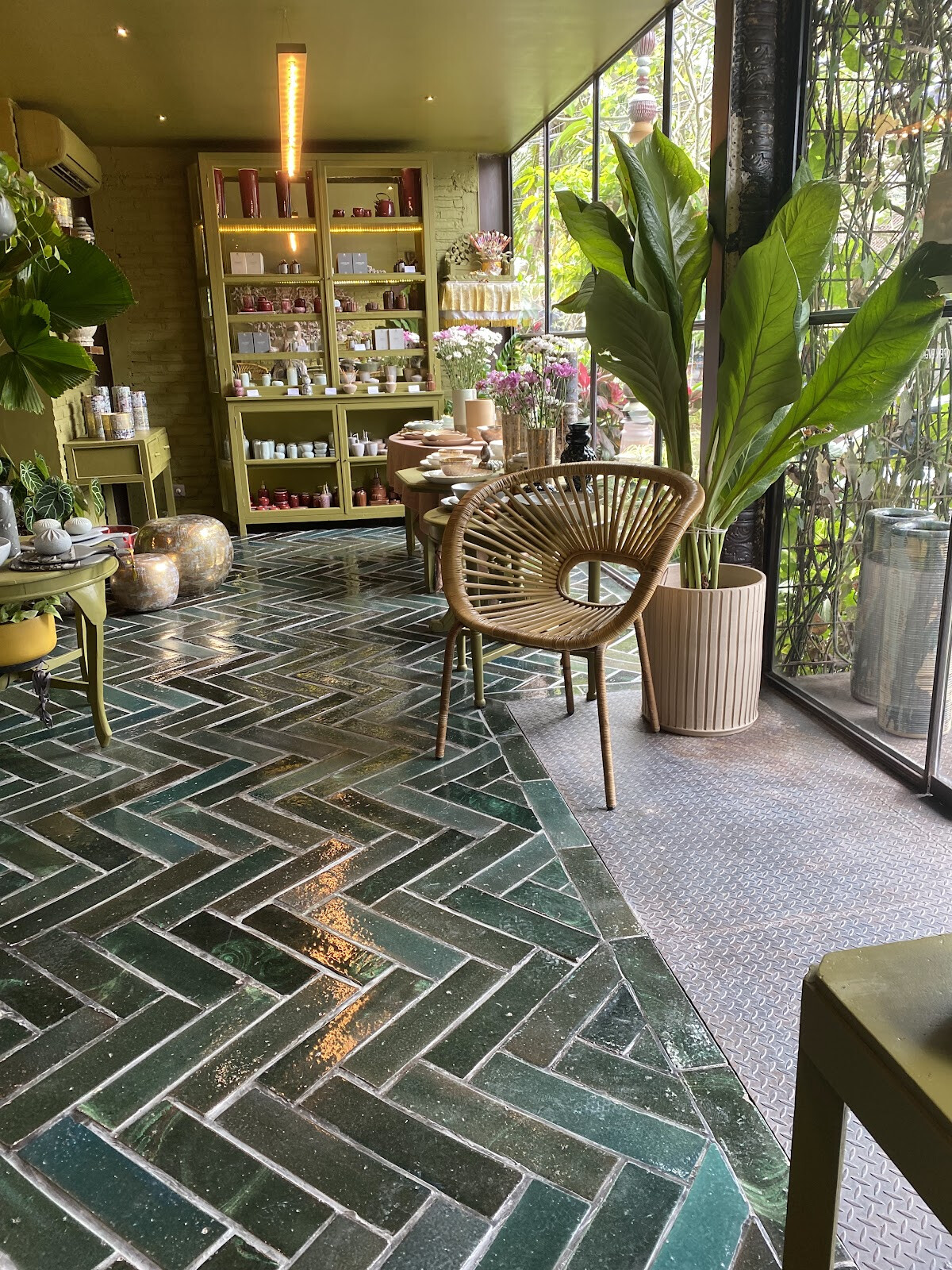 Gaya Ceramic and Design