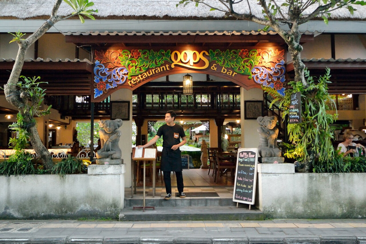 Oops Restaurant and Bar