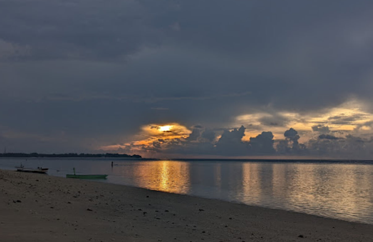 Пляж Пеланги (Pelangi Beach)