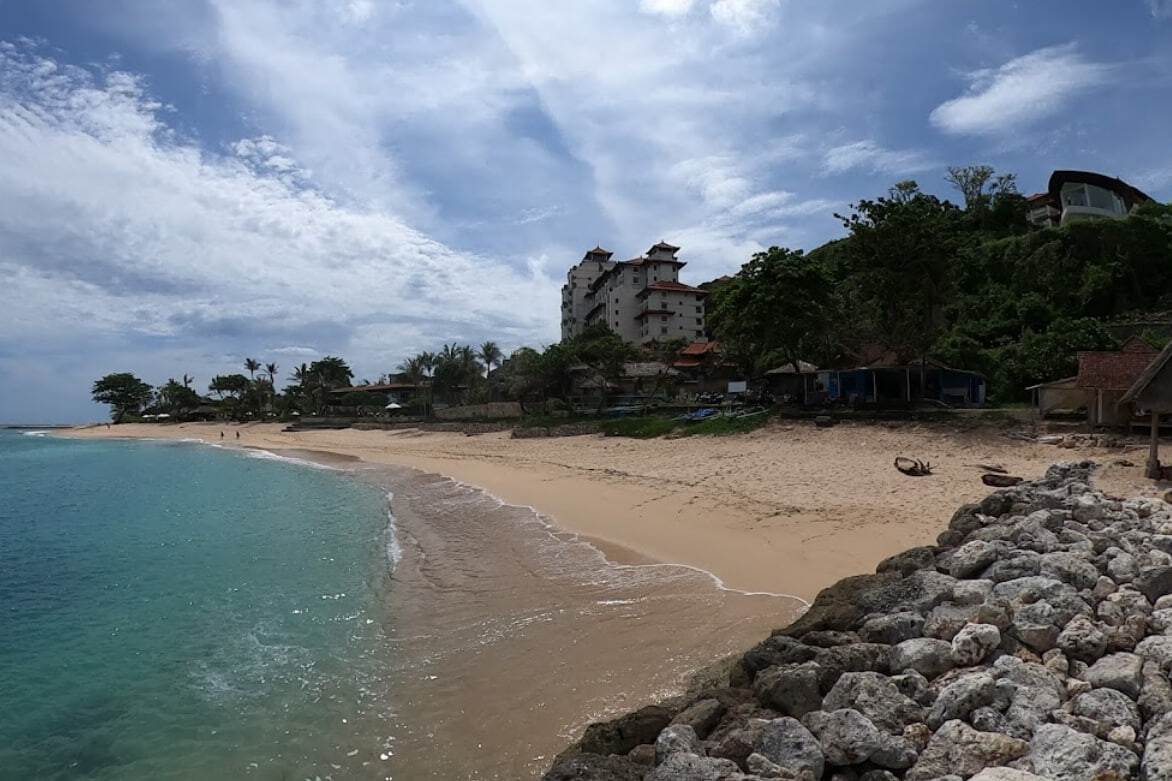 Пляж Pantai Sawangan