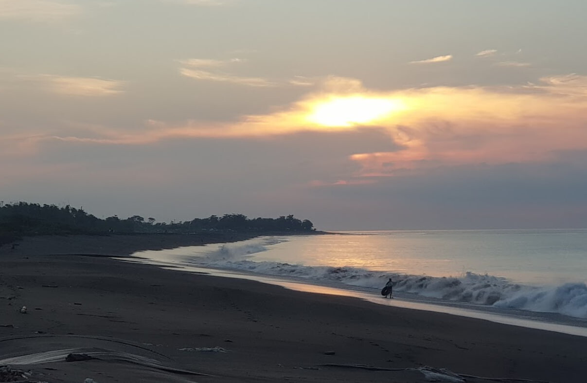 Пантай Lepang beach