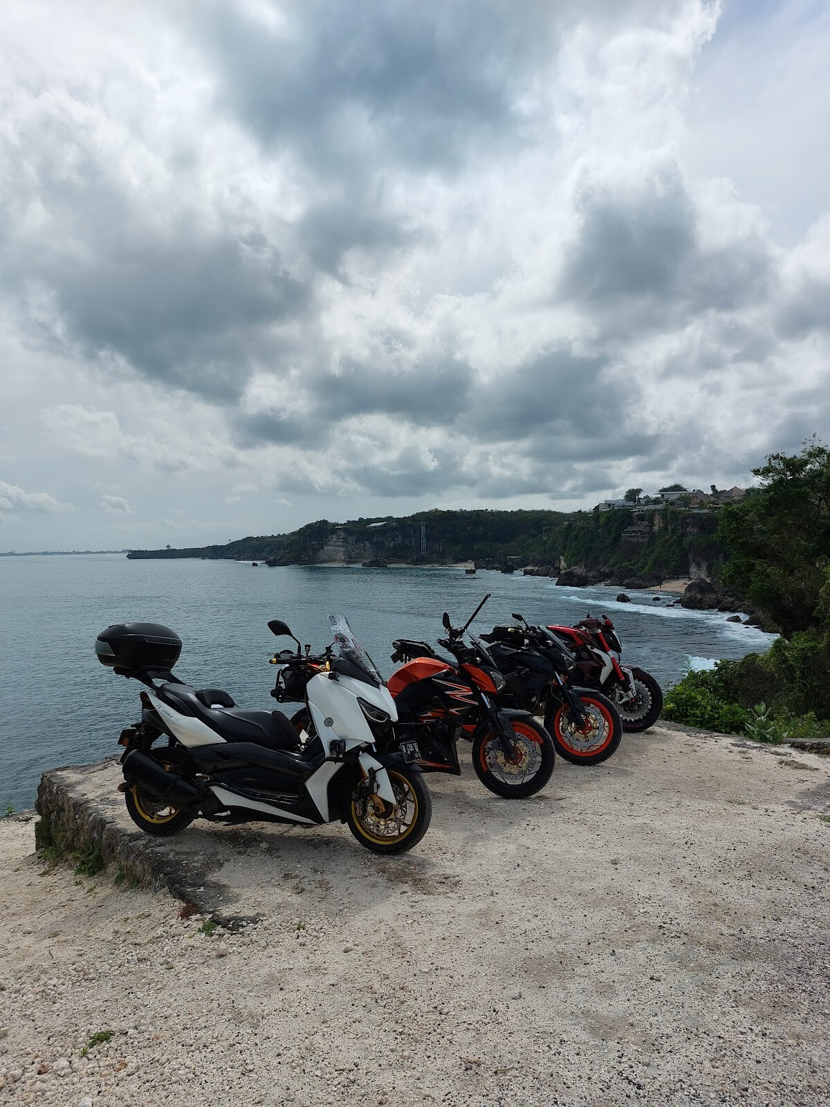 Balangan cliff sunset point