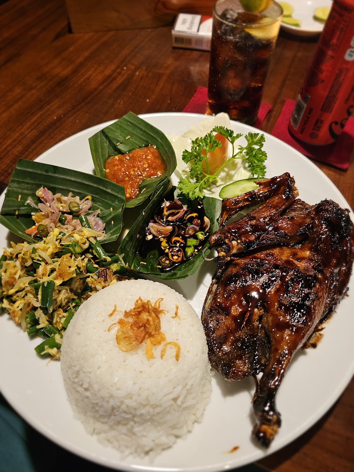 кафе Bebek Tepi Sawah 2