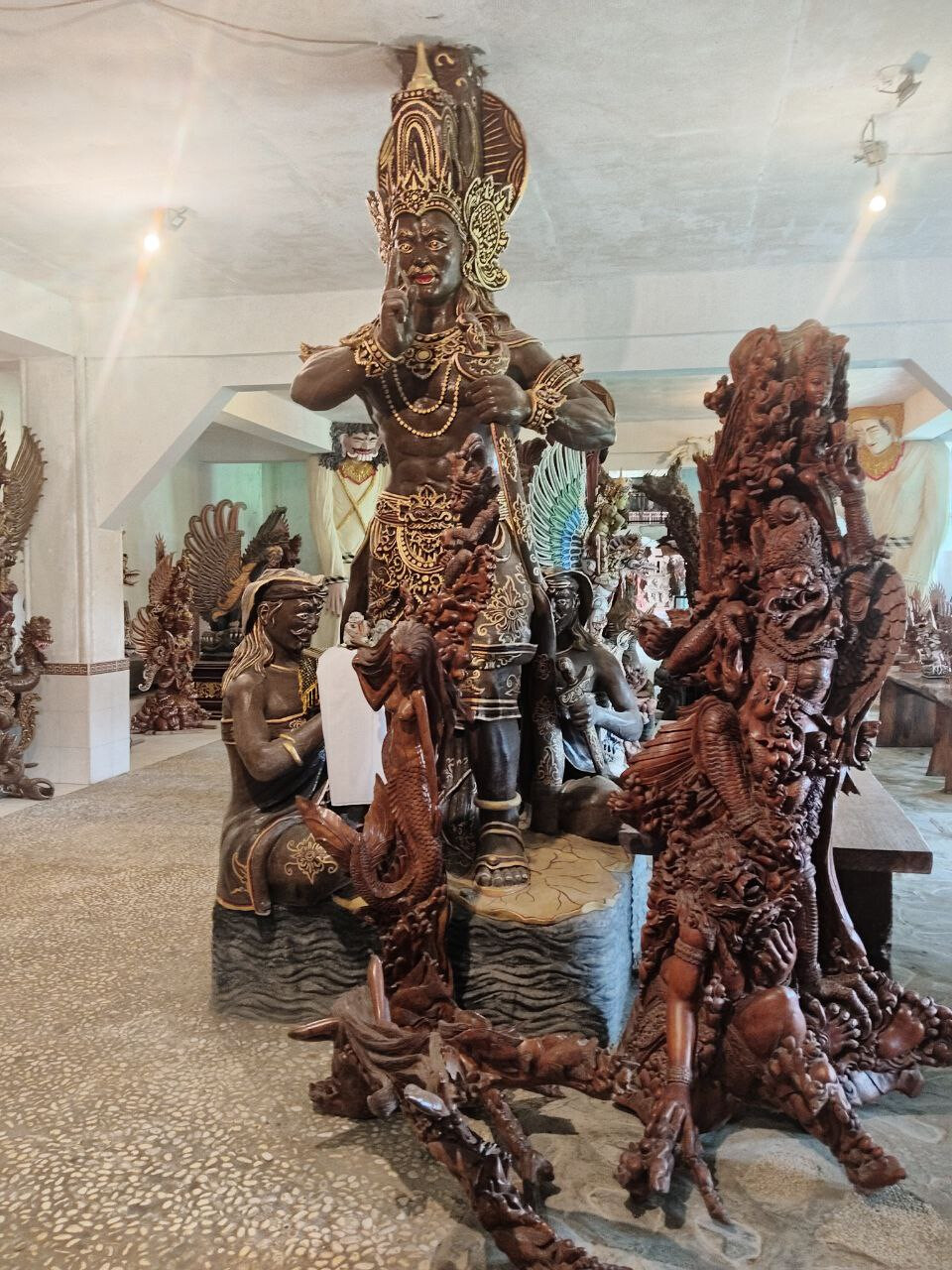 Ada Garuda Gallery - пещера Гаруда и дух Бали