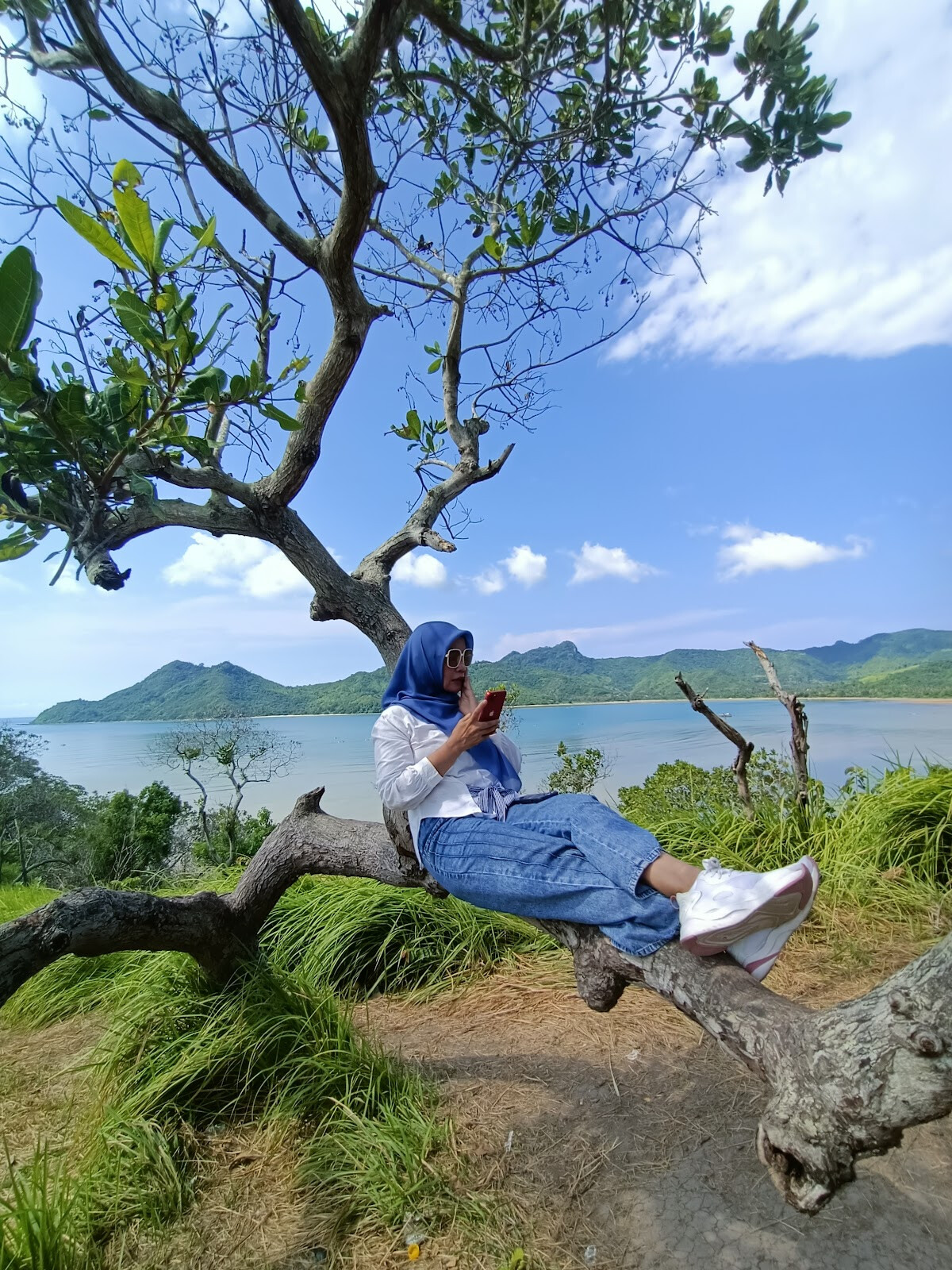 TOLANG EMPAK HILL