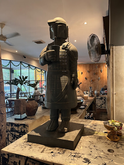 TONYRAKA Art Lounge