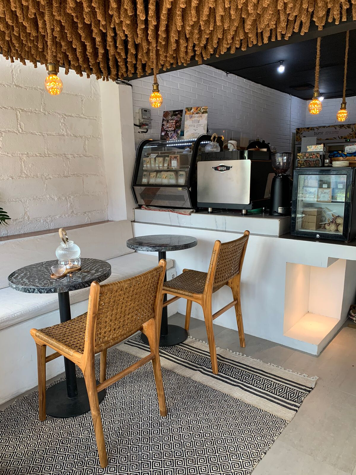 Bumi seeds cafe