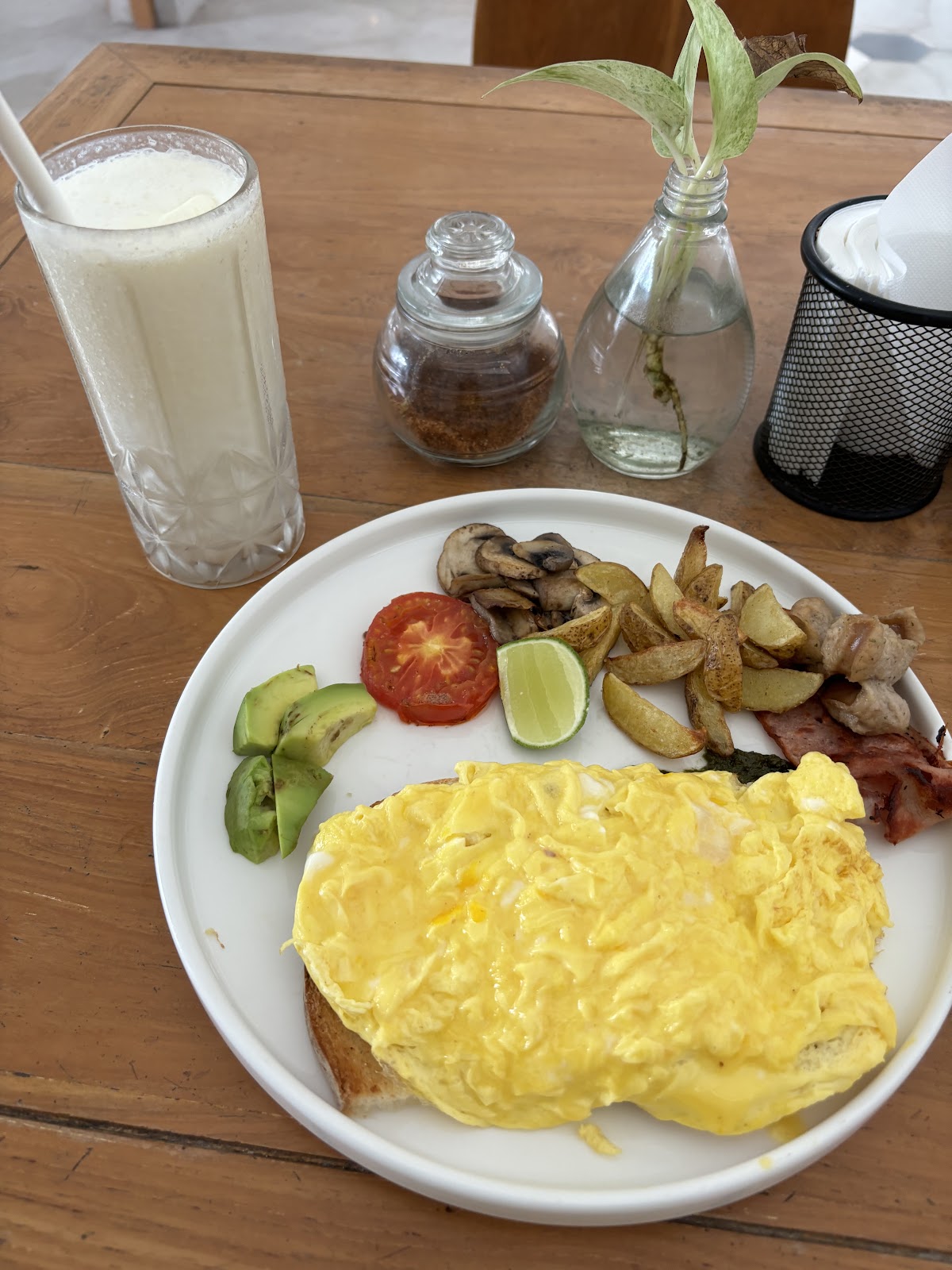 Dini Guest House & Kitchen